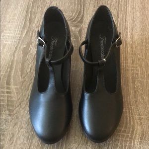 TheatricalsPro Black Jazz T-strap  Shoes Size 4